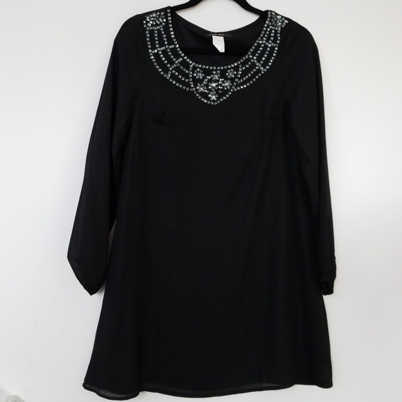 Dresses & Skirts - Black Tunic dress with detailed neckline